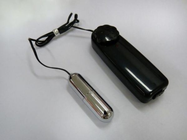 Vibrador Bullet Preto com Metal - Controle De 7 Velocidades